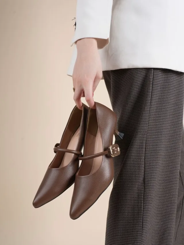 Lavie Work Kitten Pumps with Buckles