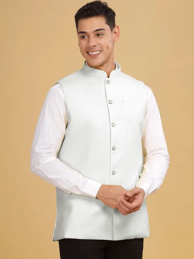 Anouk Men Sleeveless Nehru Jackets