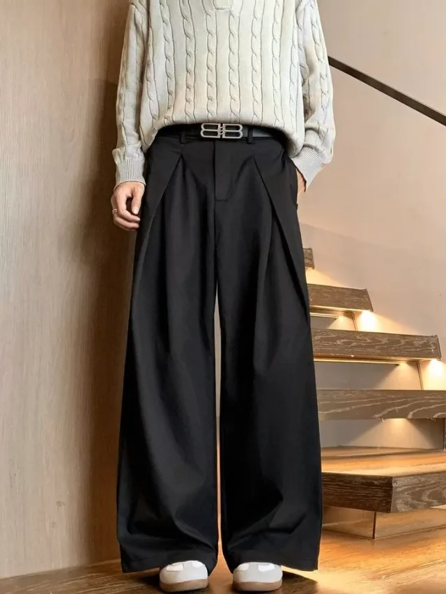 StyleCast x Revolte Men Loose Fit Pleated Trousers